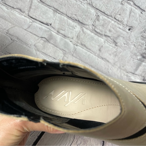 Naya Atom Ankle Boots Taupe Black Leather Size 8 - Picture 6 of 8